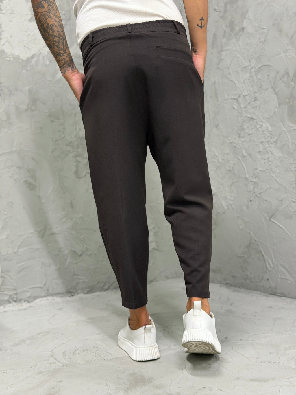 Pantalón MADRID con pinzas marrón oscuro 4