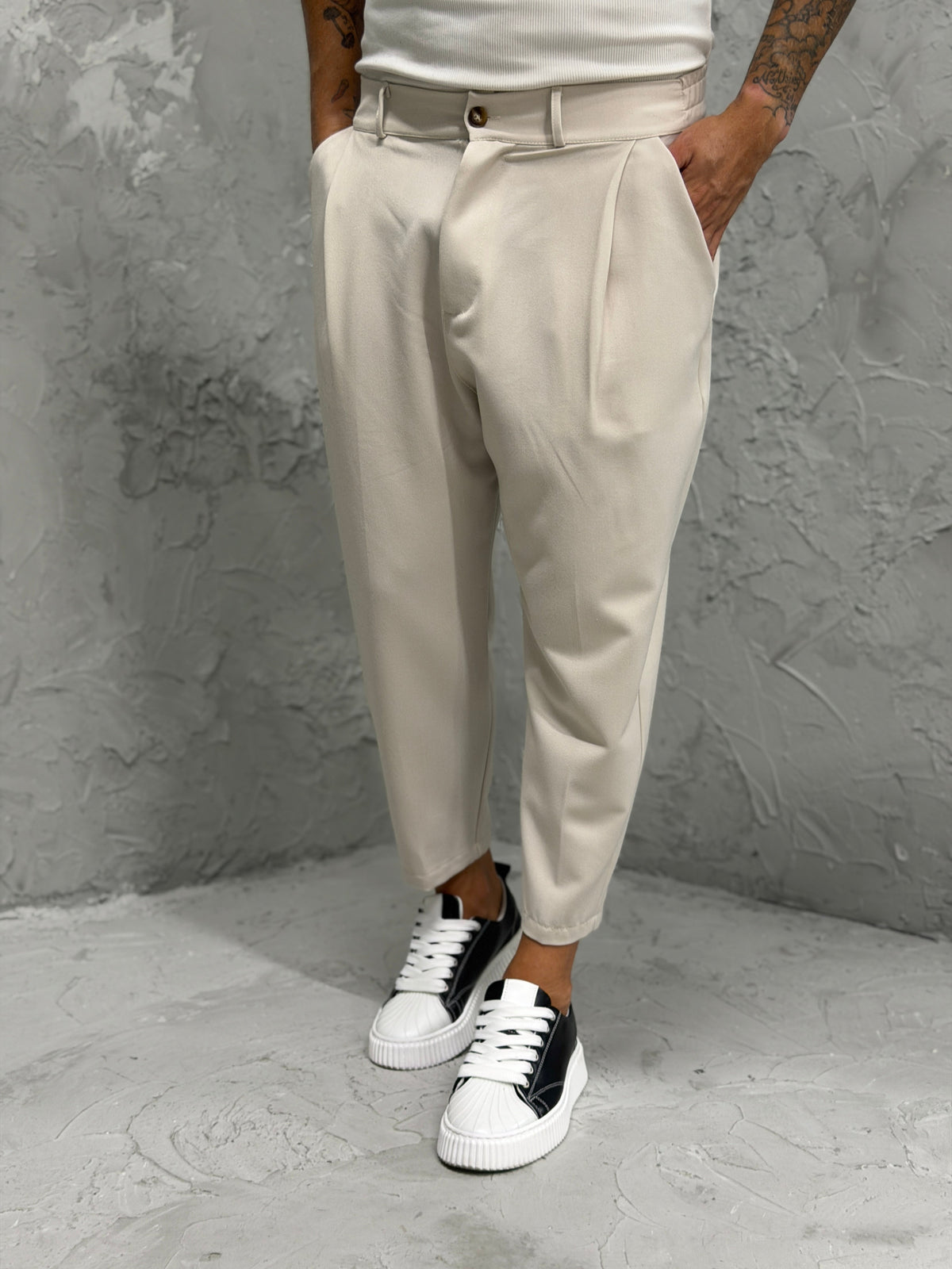 Pantalón MADRID con pinzas beige claro 1
