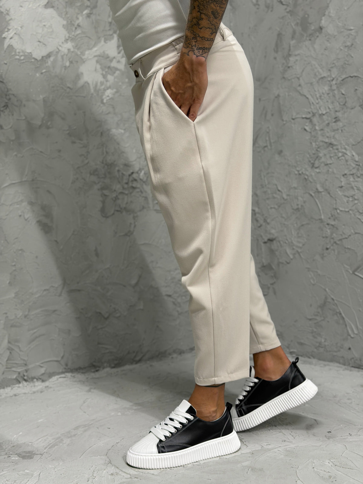 Pantalón MADRID con pinzas beige claro 3
