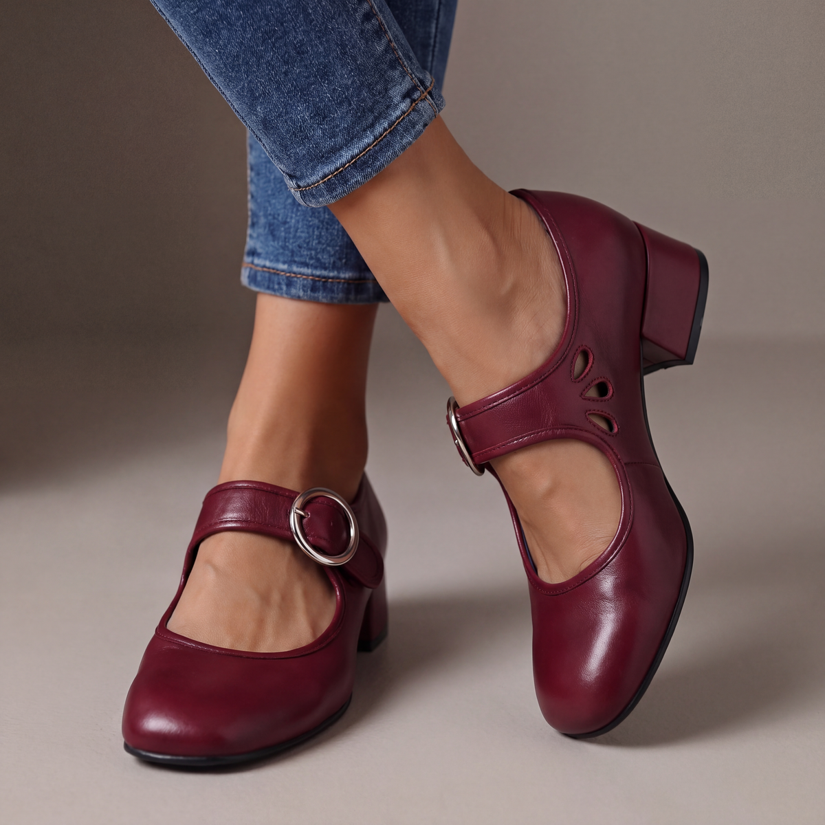 Mari Cruz | Zapato de salón con tira