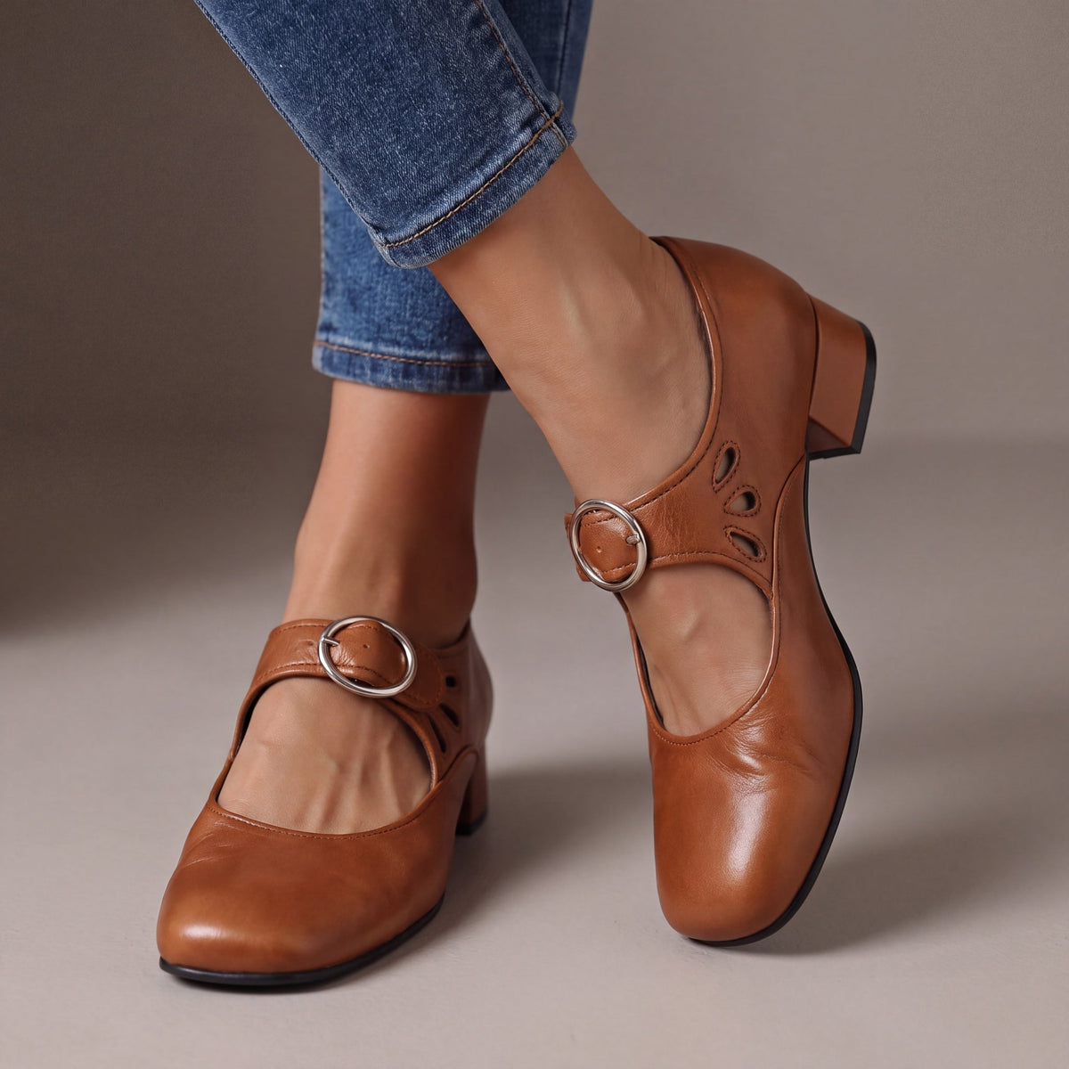 Mari Cruz | Zapato de salón con tira